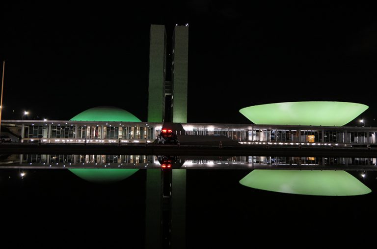 Congresso recebe iluminação ​verde em ações de conscientização ​sobre asfixia perinatal​